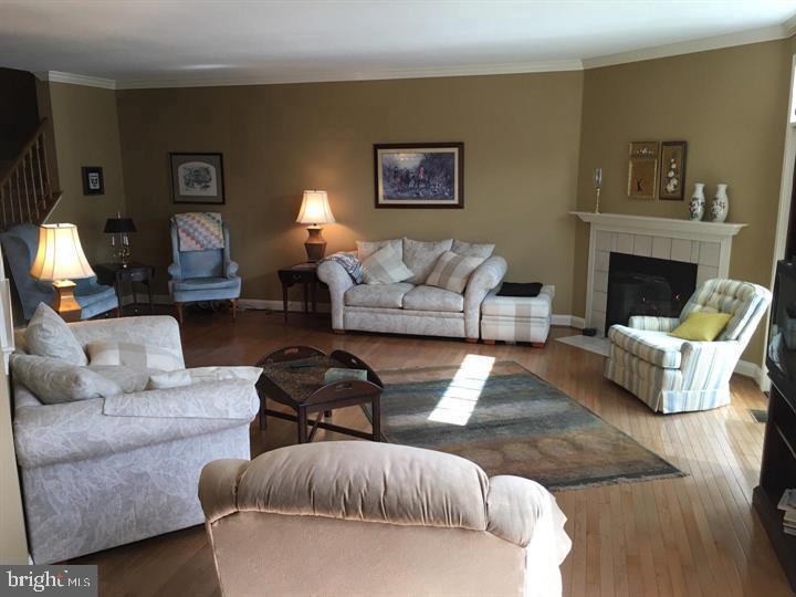 185 DAYLESFORD BOULEVARD 185