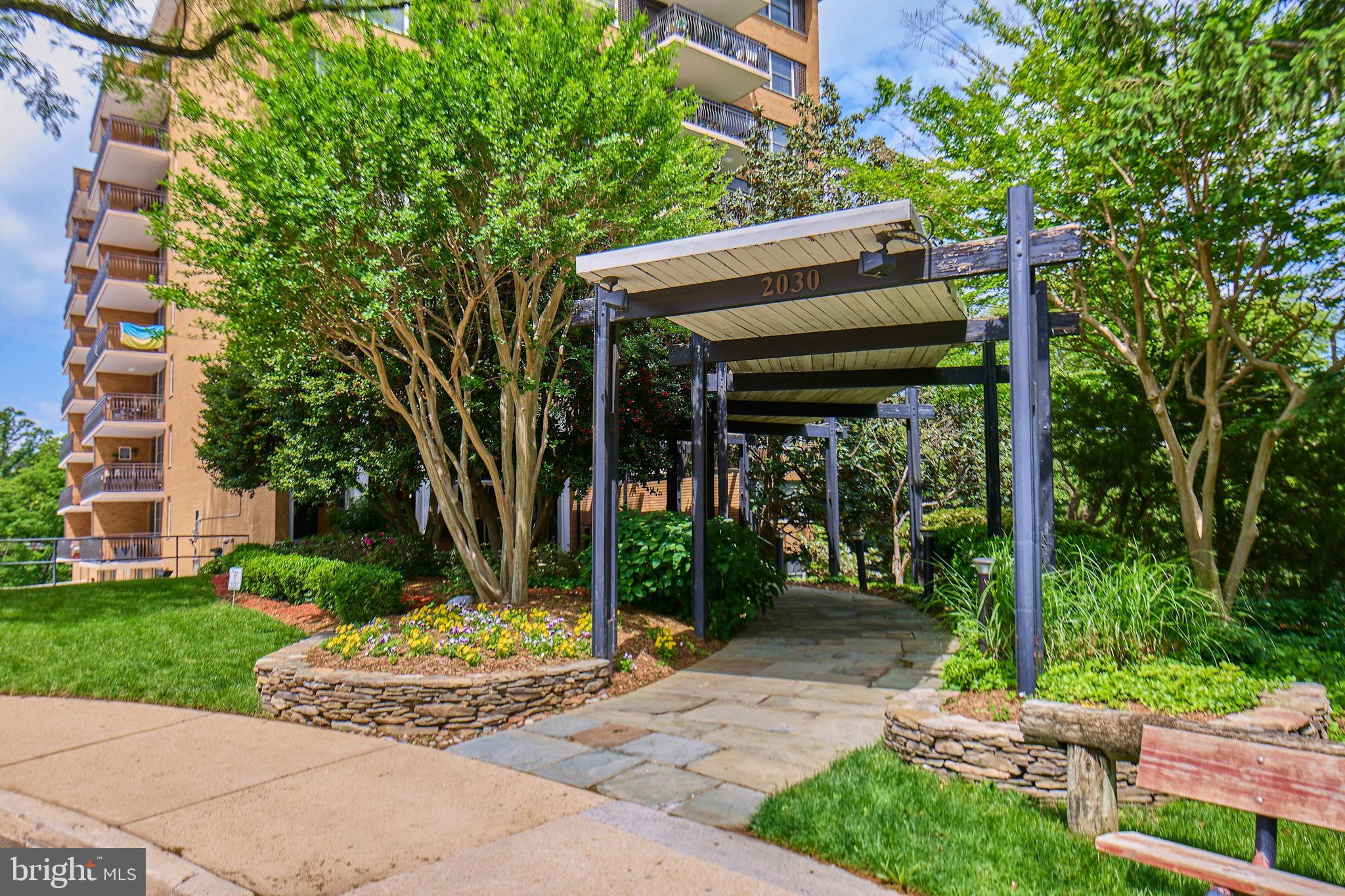 CIRCLE CONDOMINIUMS - Residential Lease