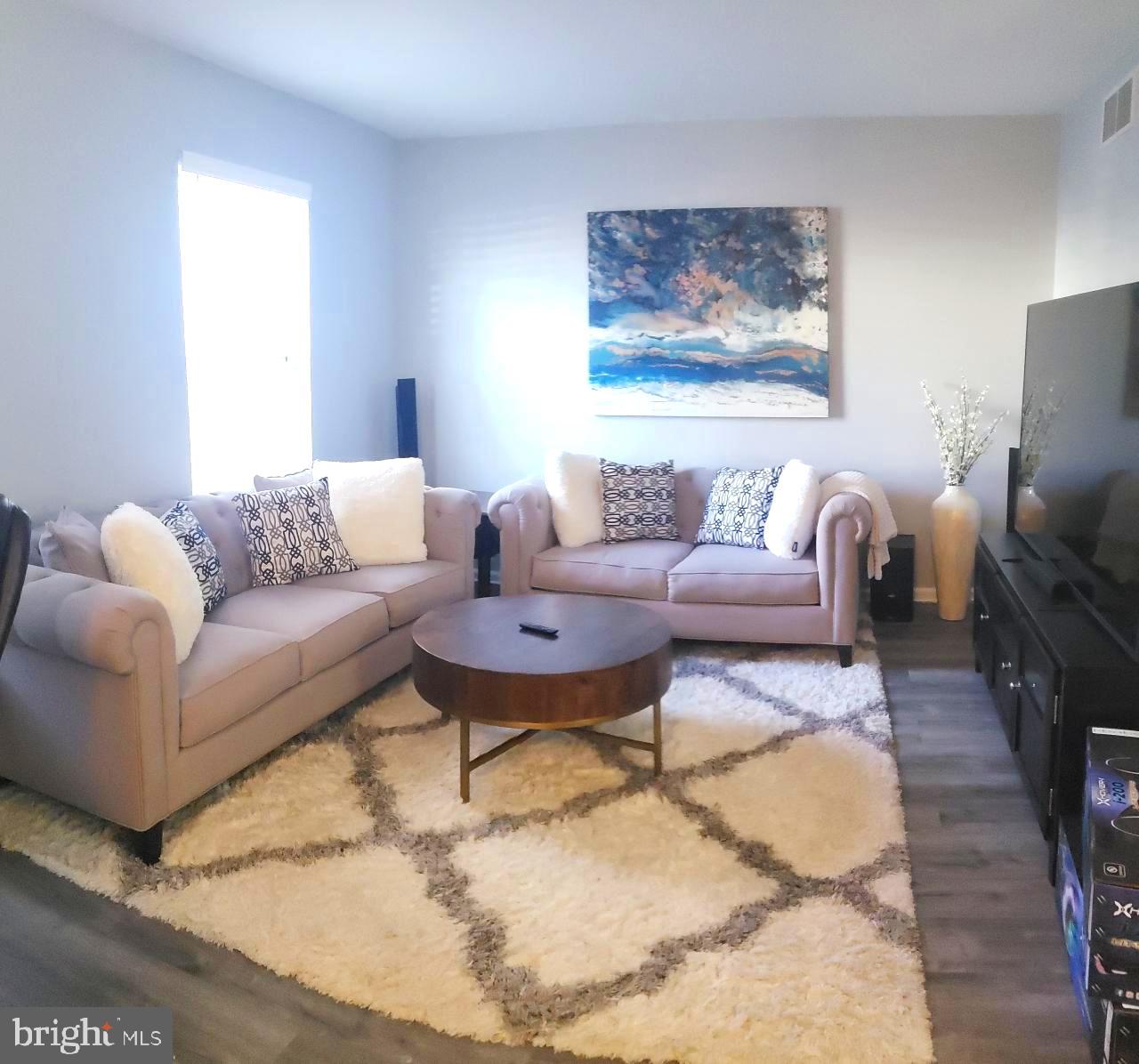 YORKSHIRE COMMONS - Residential Lease