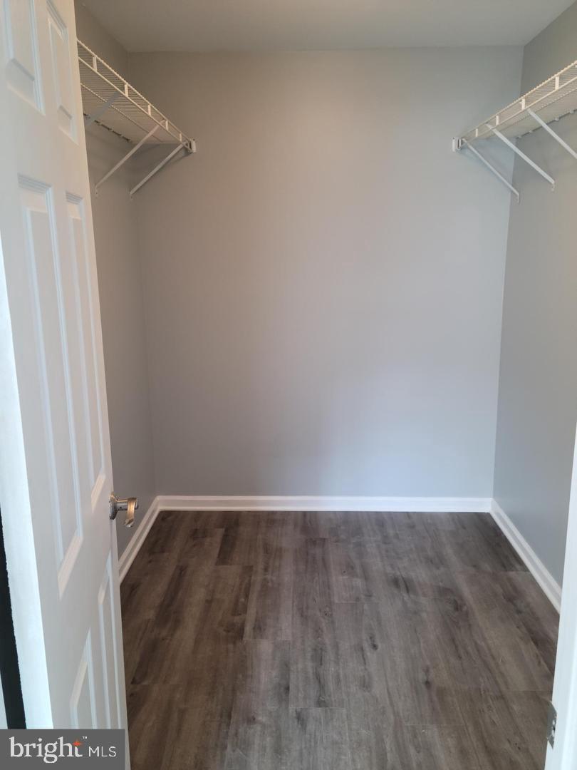 YORKSHIRE COMMONS - Residential Lease