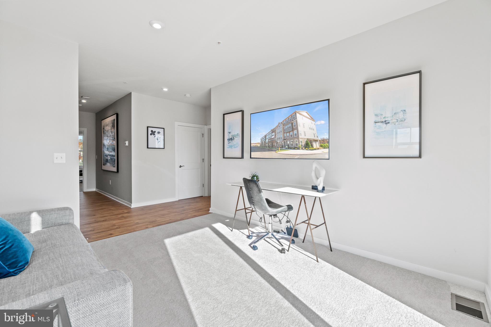 ASHBURN STATION - Residential