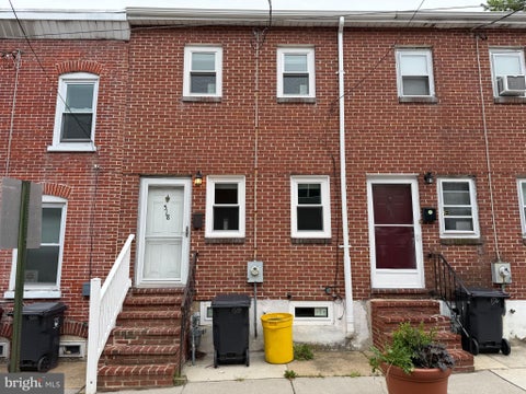 Townhouse For Rent - 518 E 12th Street<br/> WILMINGTON, DE 19801