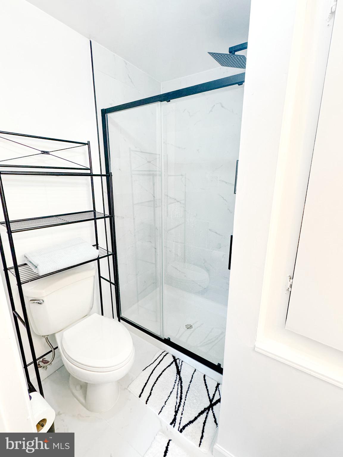 PINEWOOD LAKE - Residential Lease