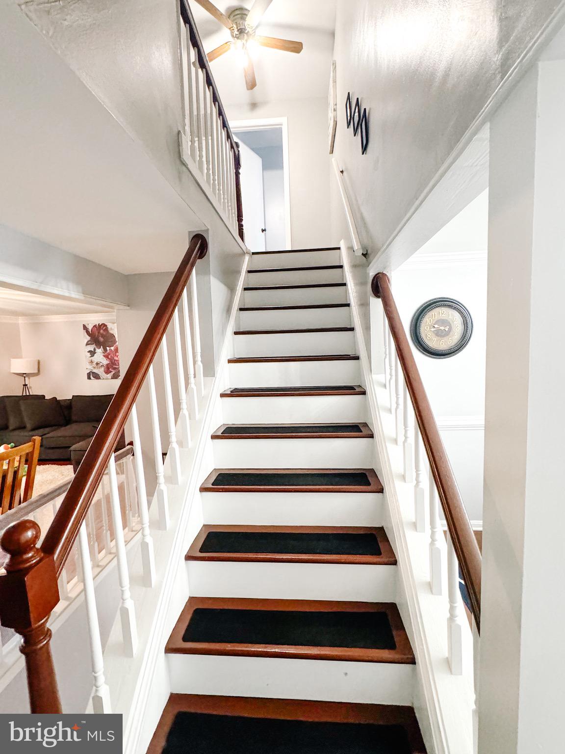 PINEWOOD LAKE - Residential Lease