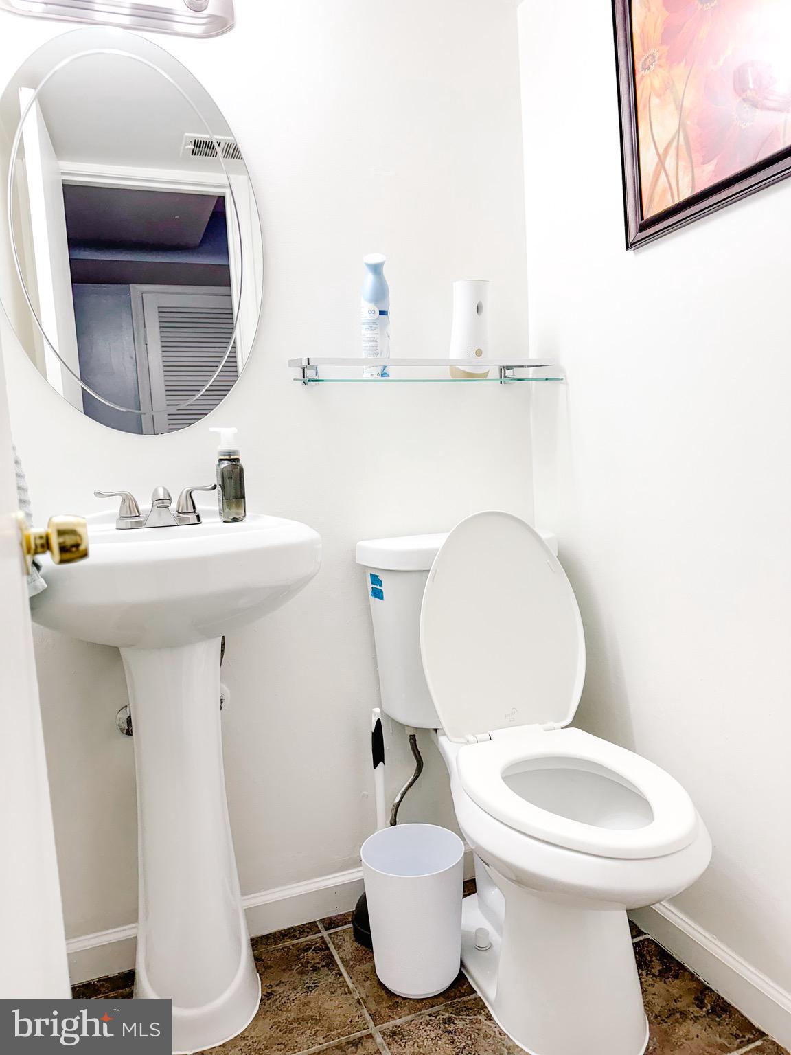 PINEWOOD LAKE - Residential Lease