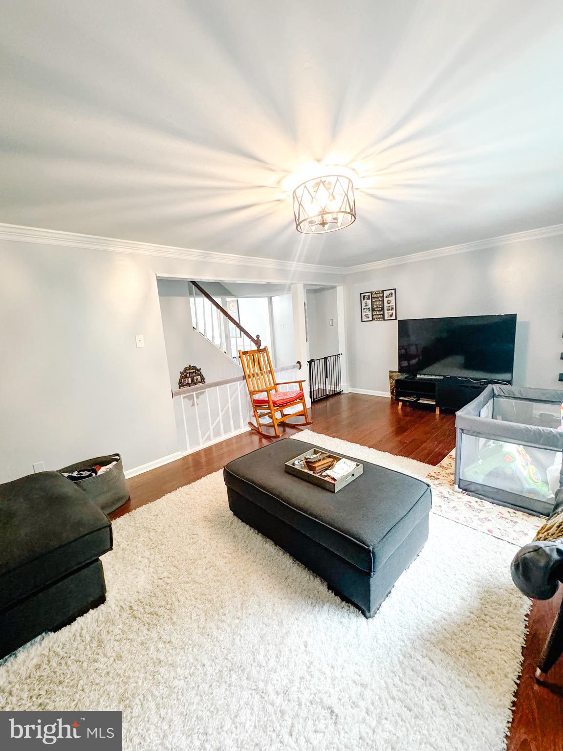 PINEWOOD LAKE - Residential Lease