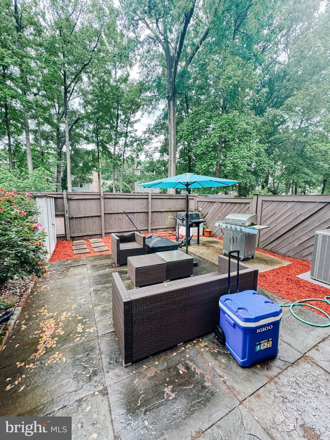 PINEWOOD LAKE - Residential Lease