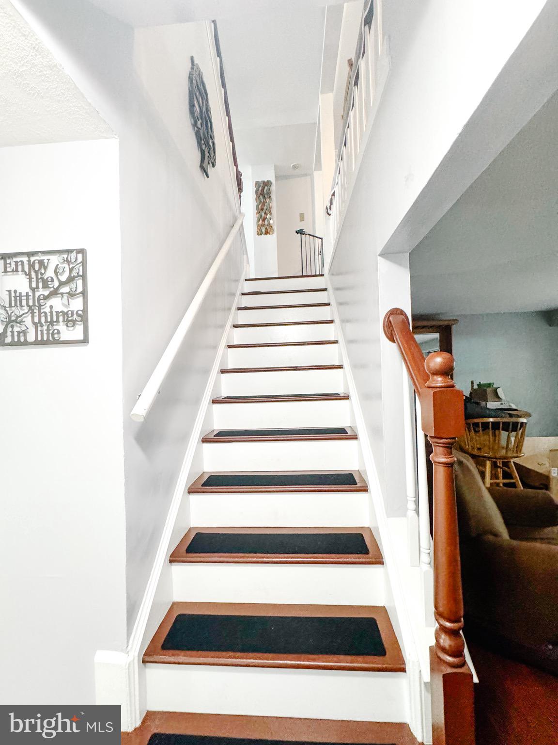 PINEWOOD LAKE - Residential Lease