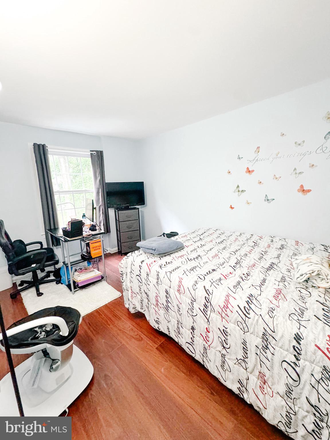 PINEWOOD LAKE - Residential Lease