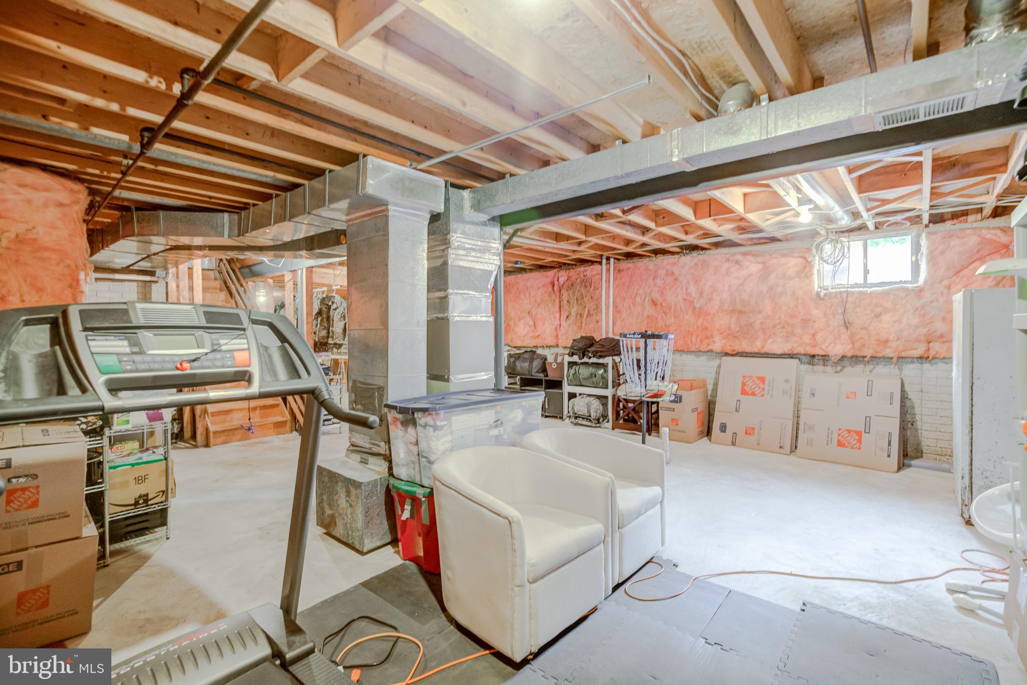 COUNTRY ROADS - Residential