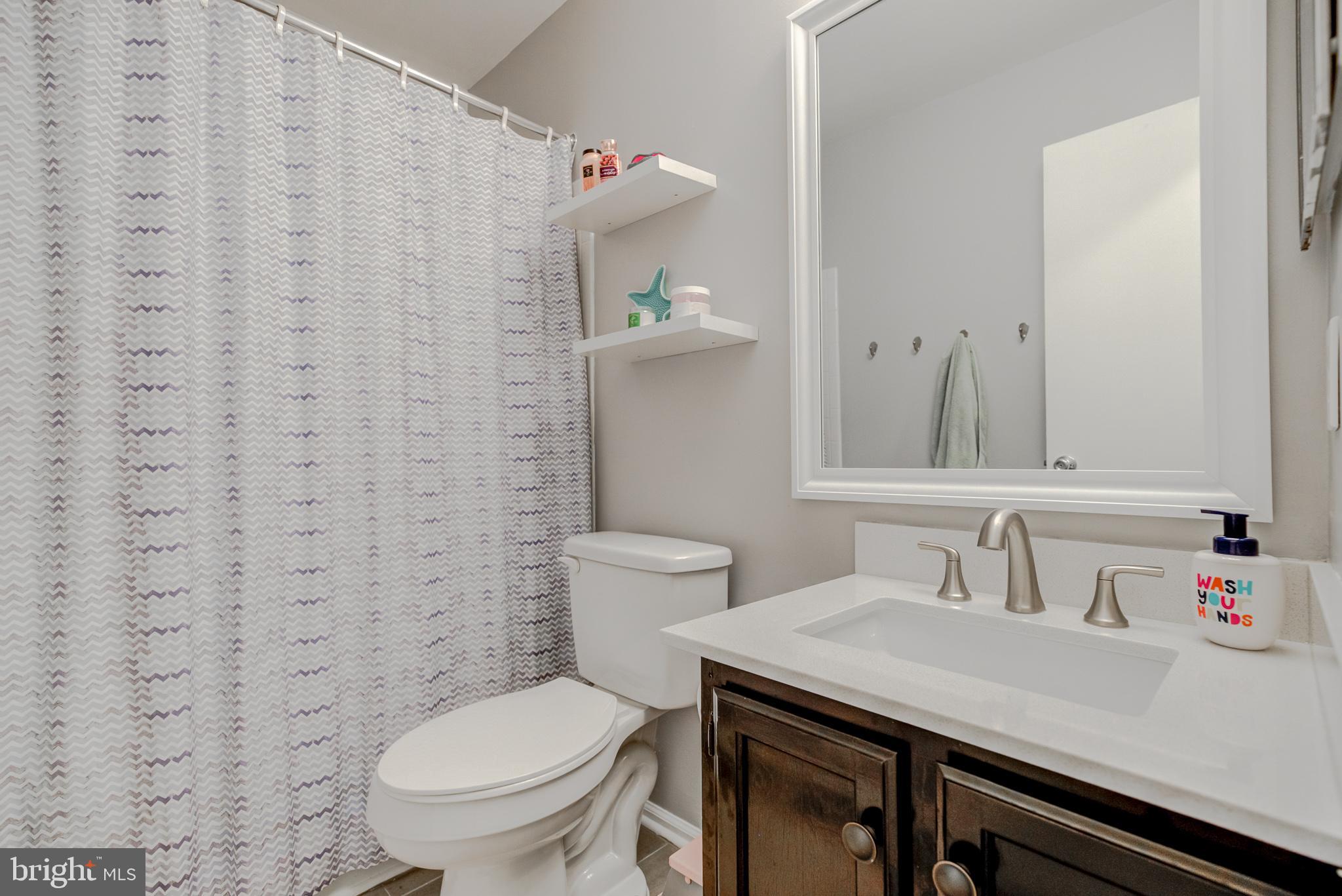 COUNTRY ROADS - Residential