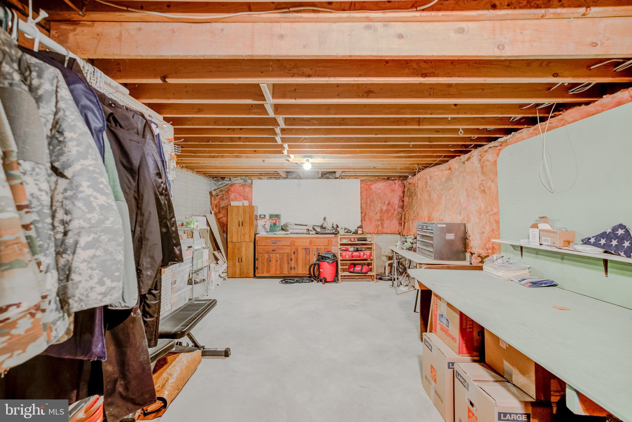 COUNTRY ROADS - Residential