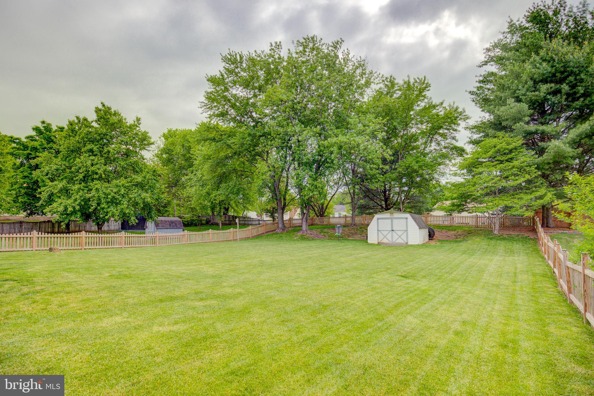 COUNTRY ROADS - Residential