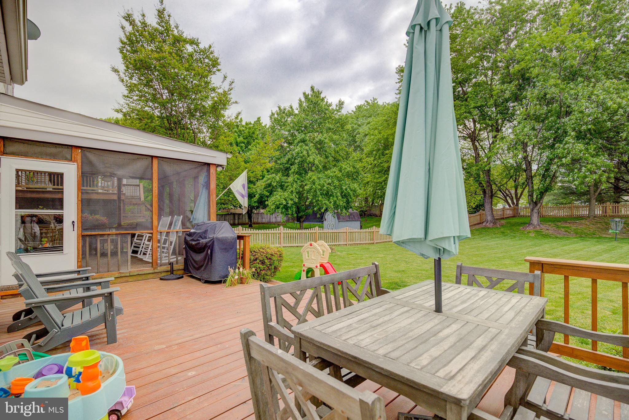 COUNTRY ROADS - Residential