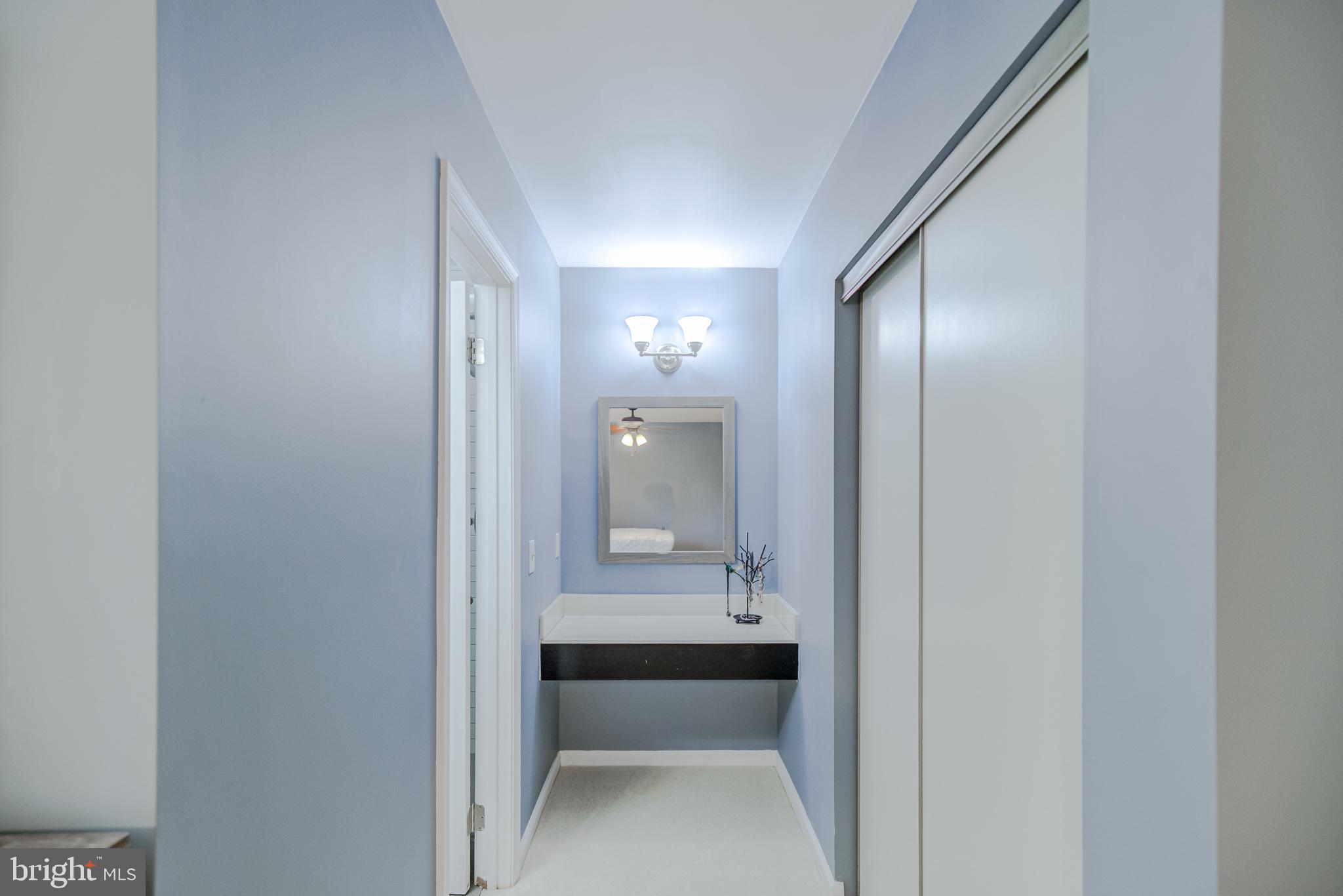 COUNTRY ROADS - Residential