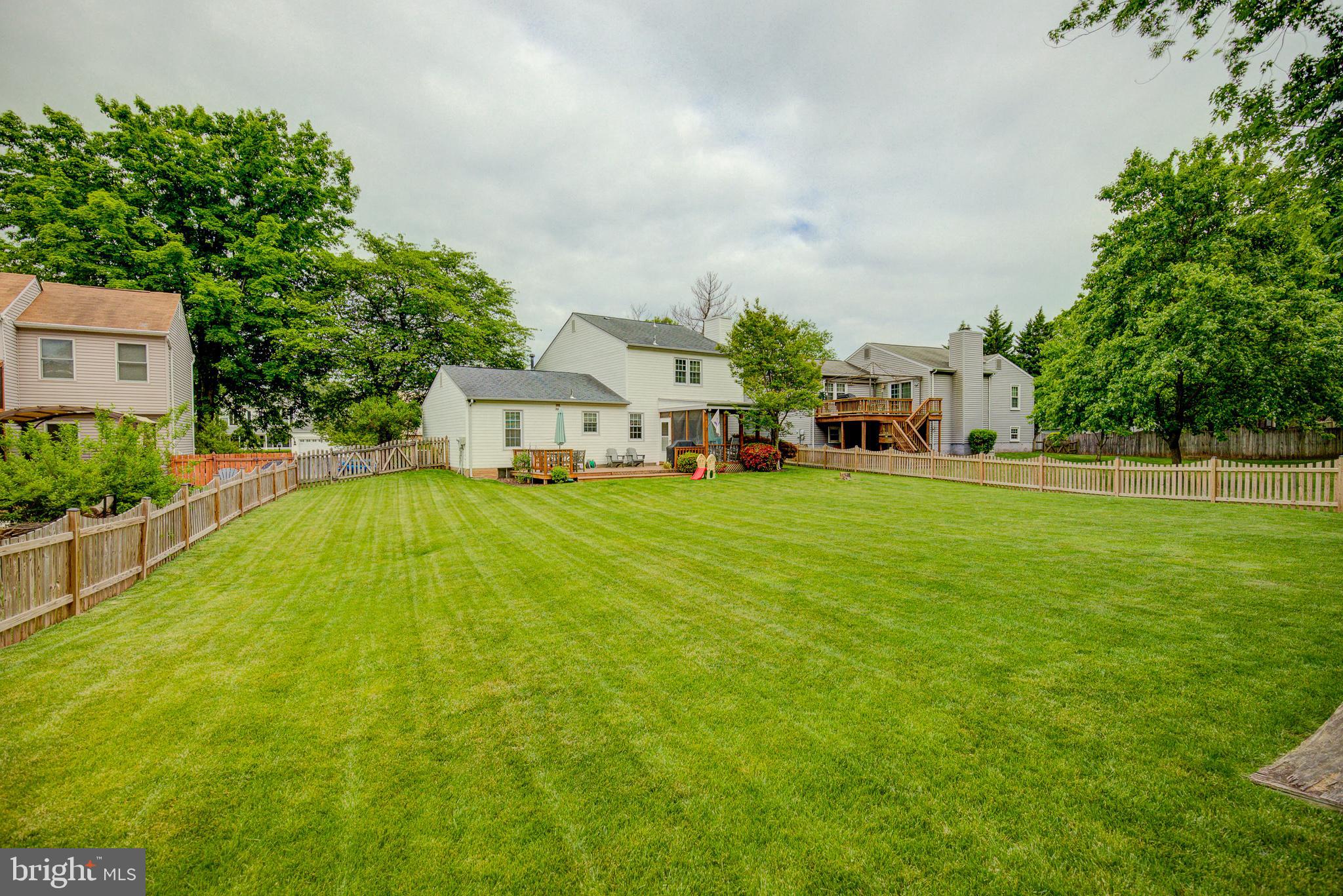 COUNTRY ROADS - Residential