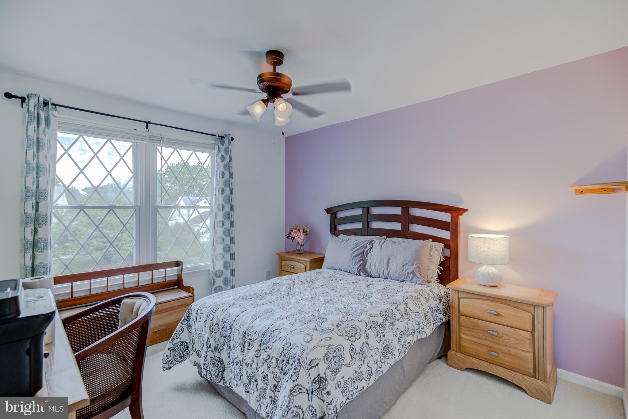 COUNTRY ROADS - Residential