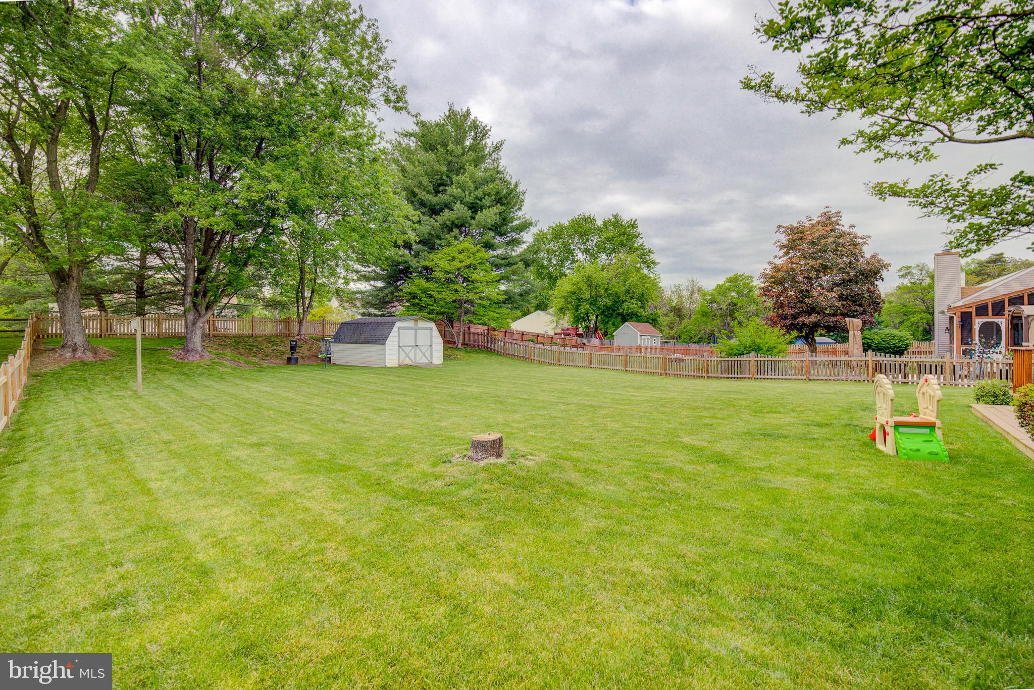 COUNTRY ROADS - Residential