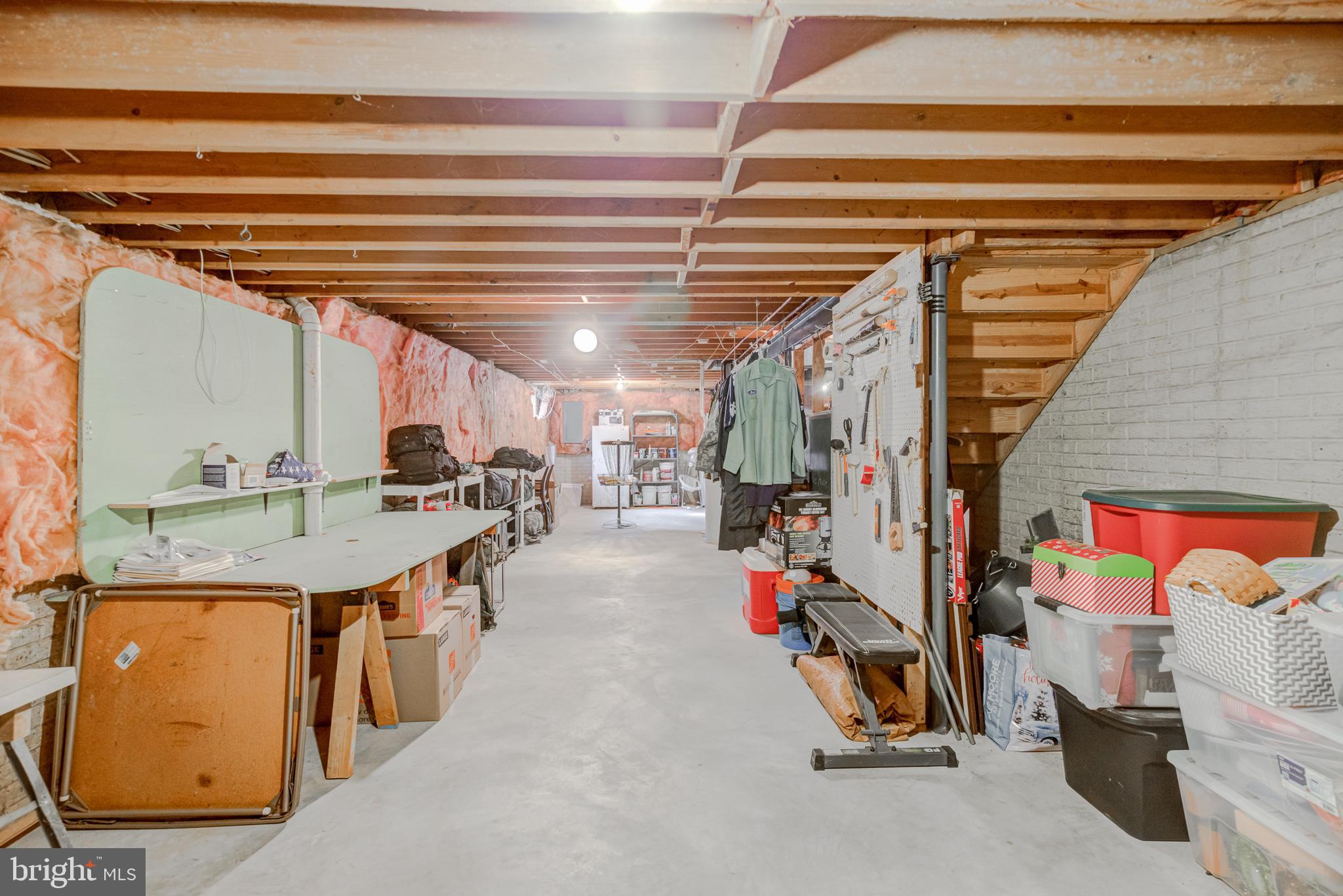 COUNTRY ROADS - Residential