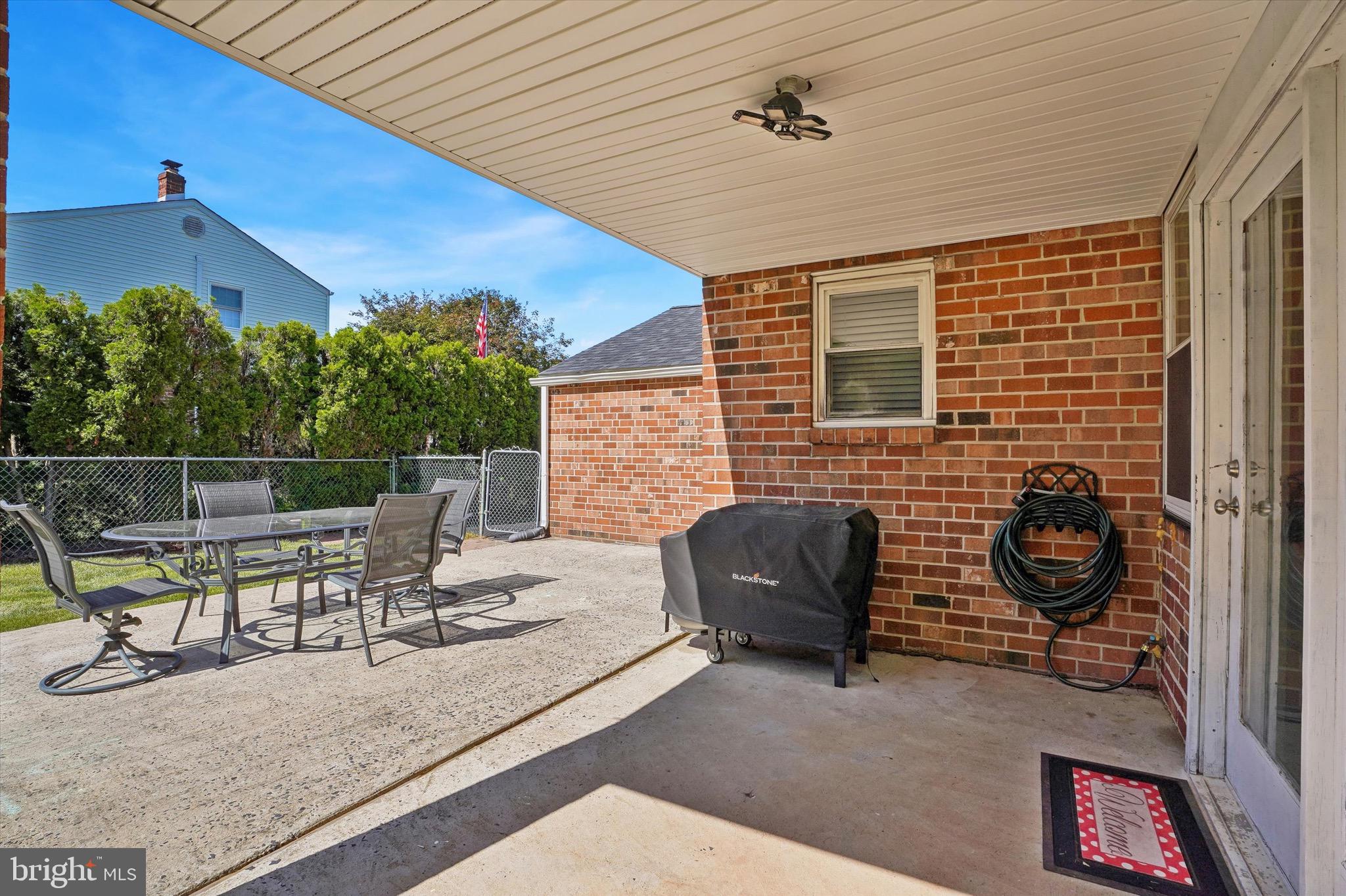 621 CRESTWYCK DRIVE