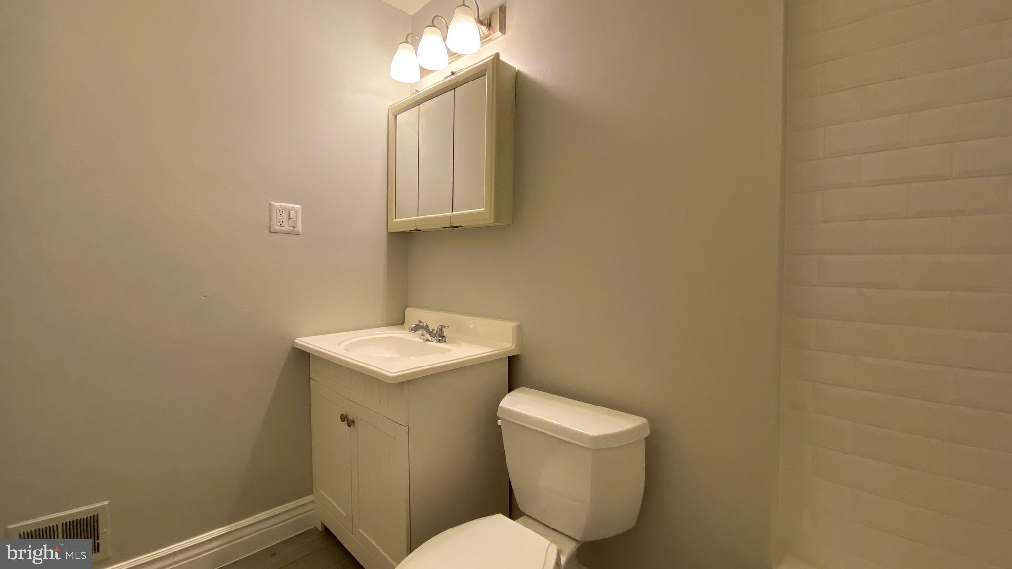 TERRACE TOWNE HOMES OF WOODLAWN - Residential Lease