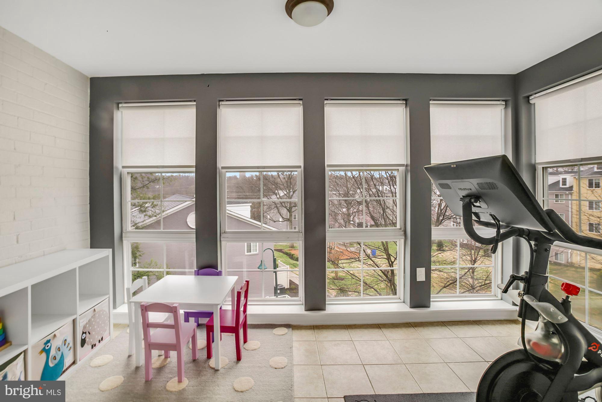 WEST VILLAGE OF SHIRLINGTON - Residential