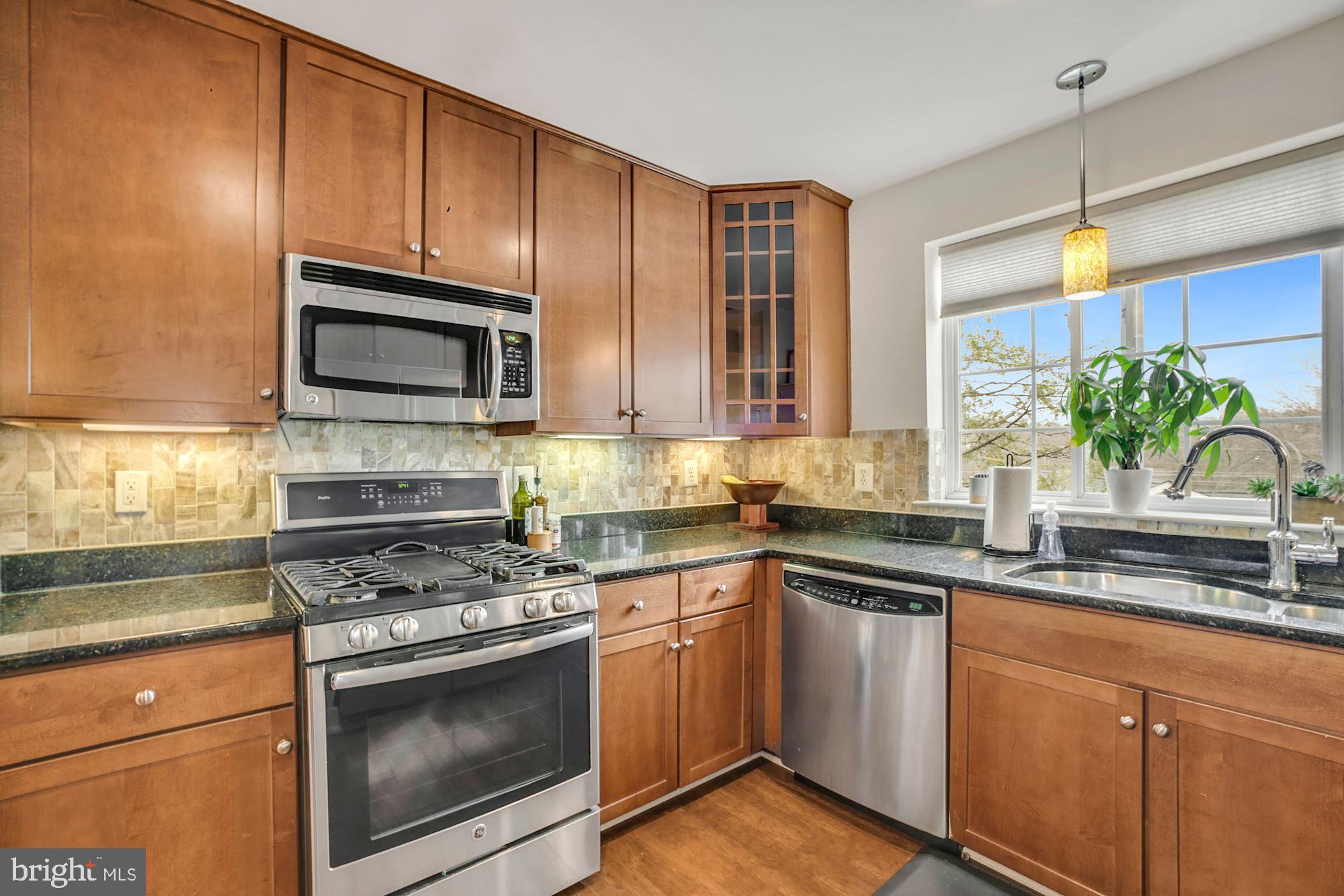 WEST VILLAGE OF SHIRLINGTON - Residential