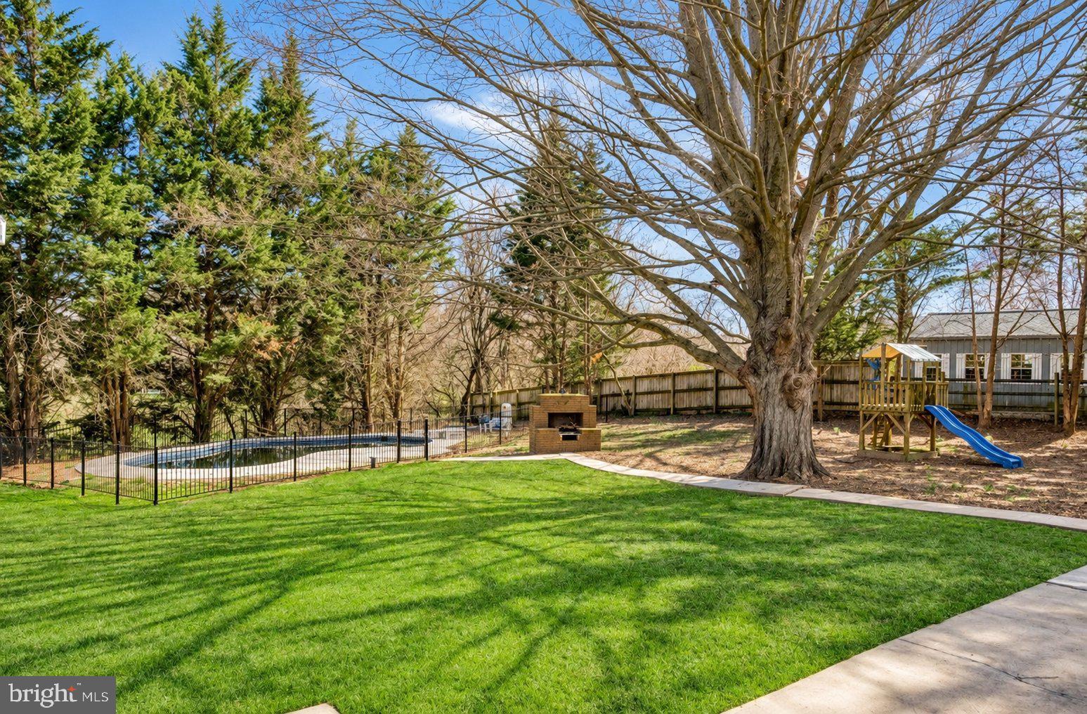 20917 BROOKE KNOLLS ROAD