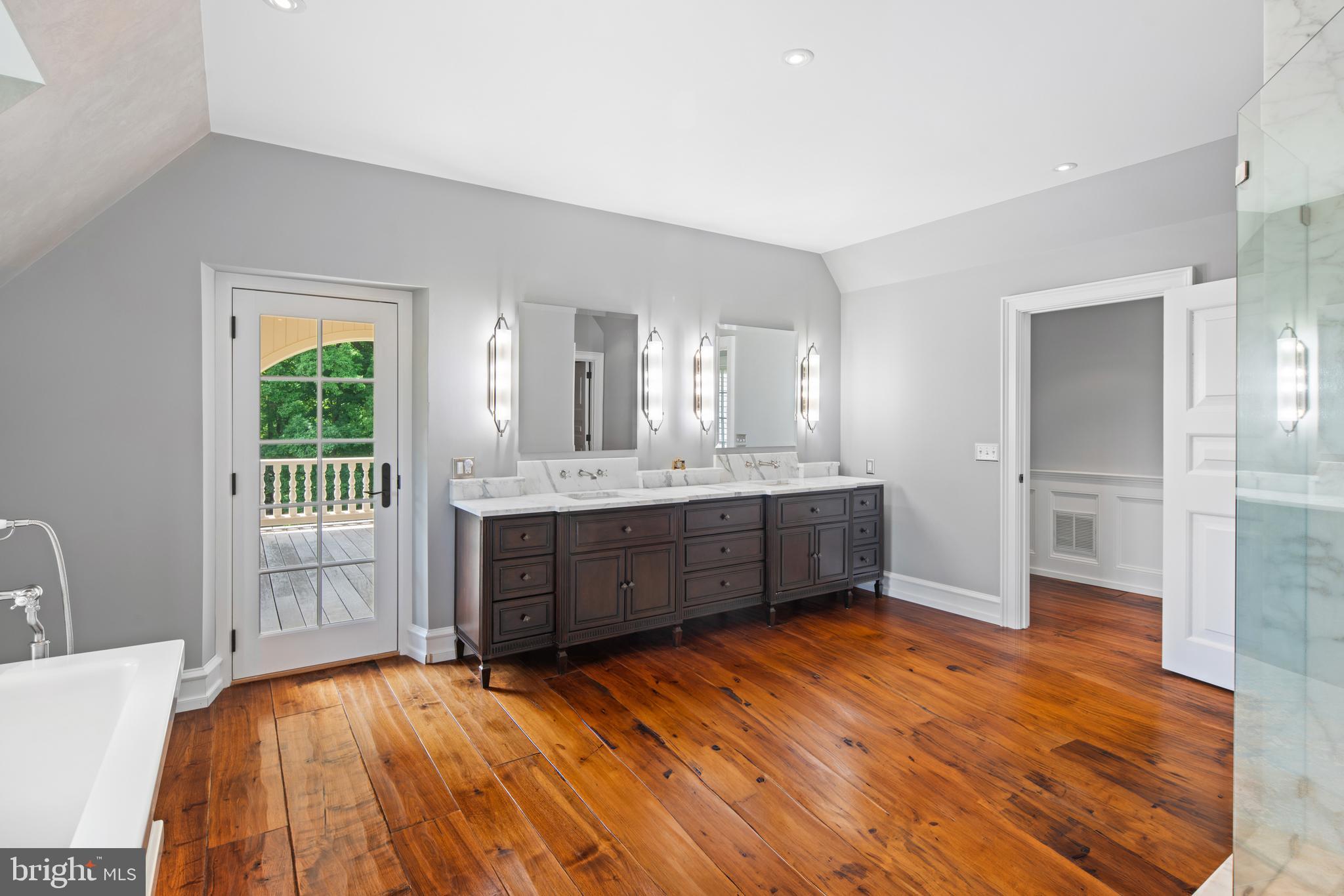EAST FALLOWFIELD - Residential
