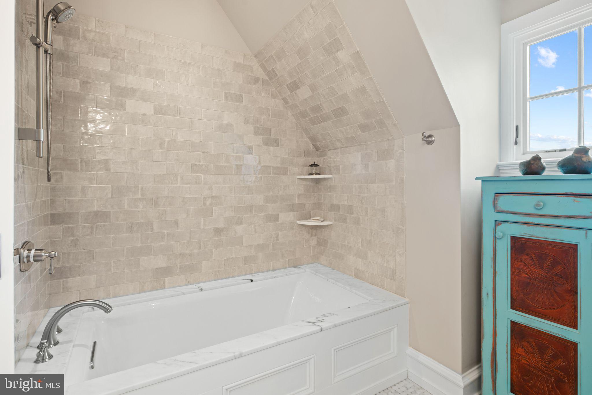 EAST FALLOWFIELD - Residential