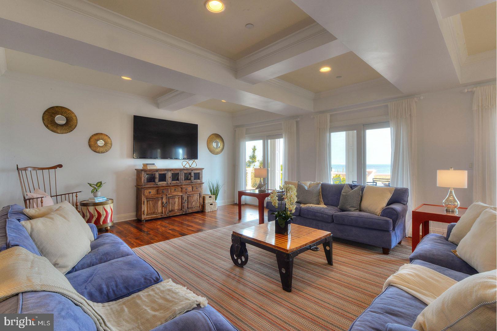 NORTH SHORES - Residential