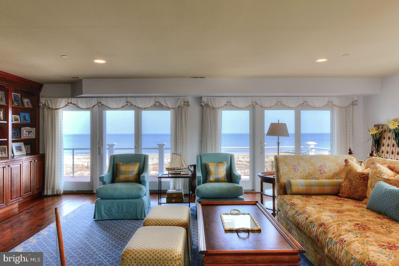 NORTH SHORES - Residential