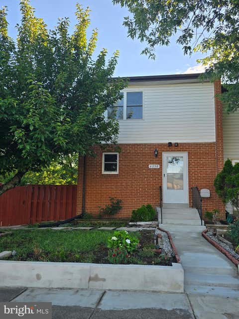 Photo of 8238 Wycliffe Court, MANASSAS, VA 20109 (MLS # VAPW2123668)