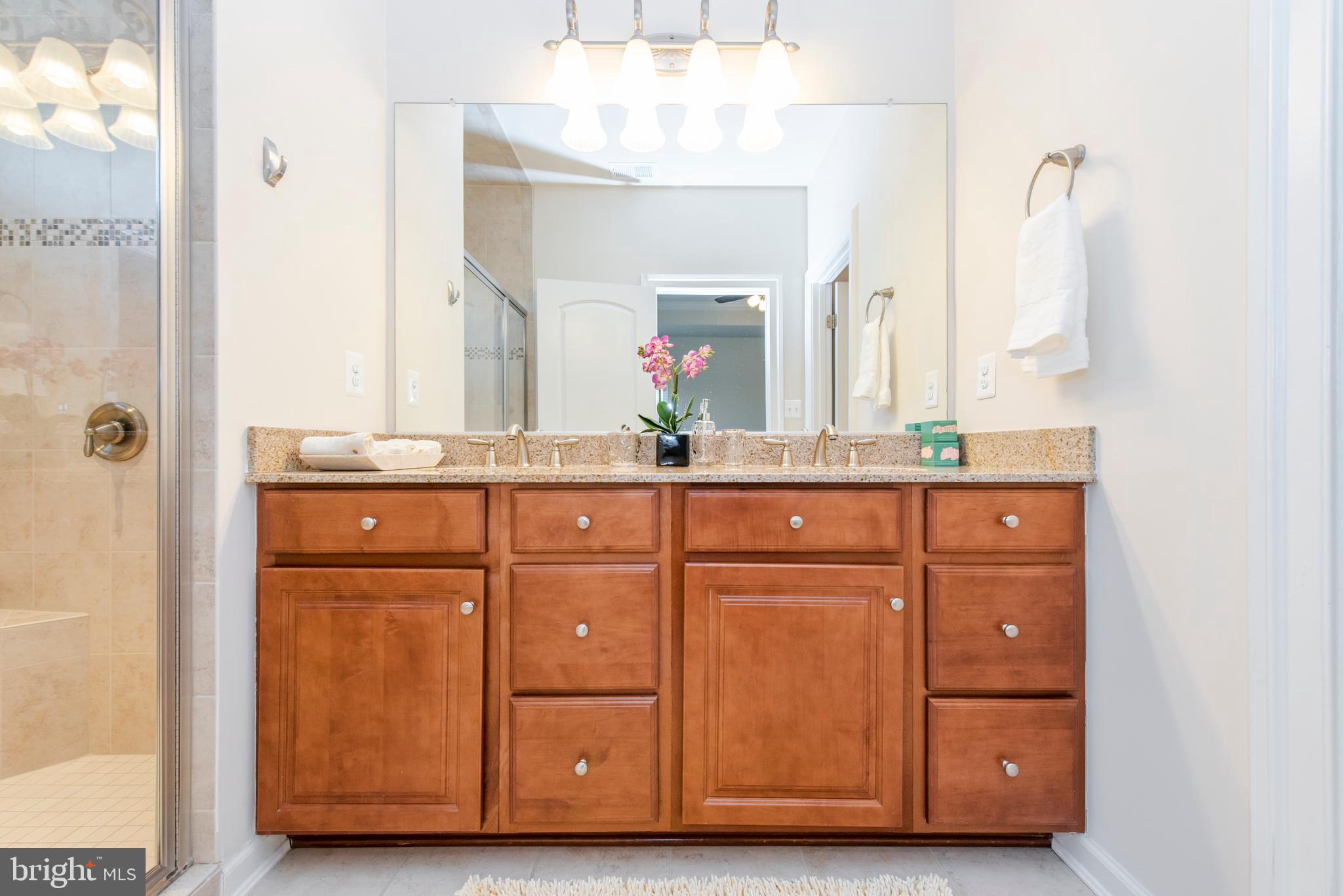 AUTUMN RIVER - Residential Lease