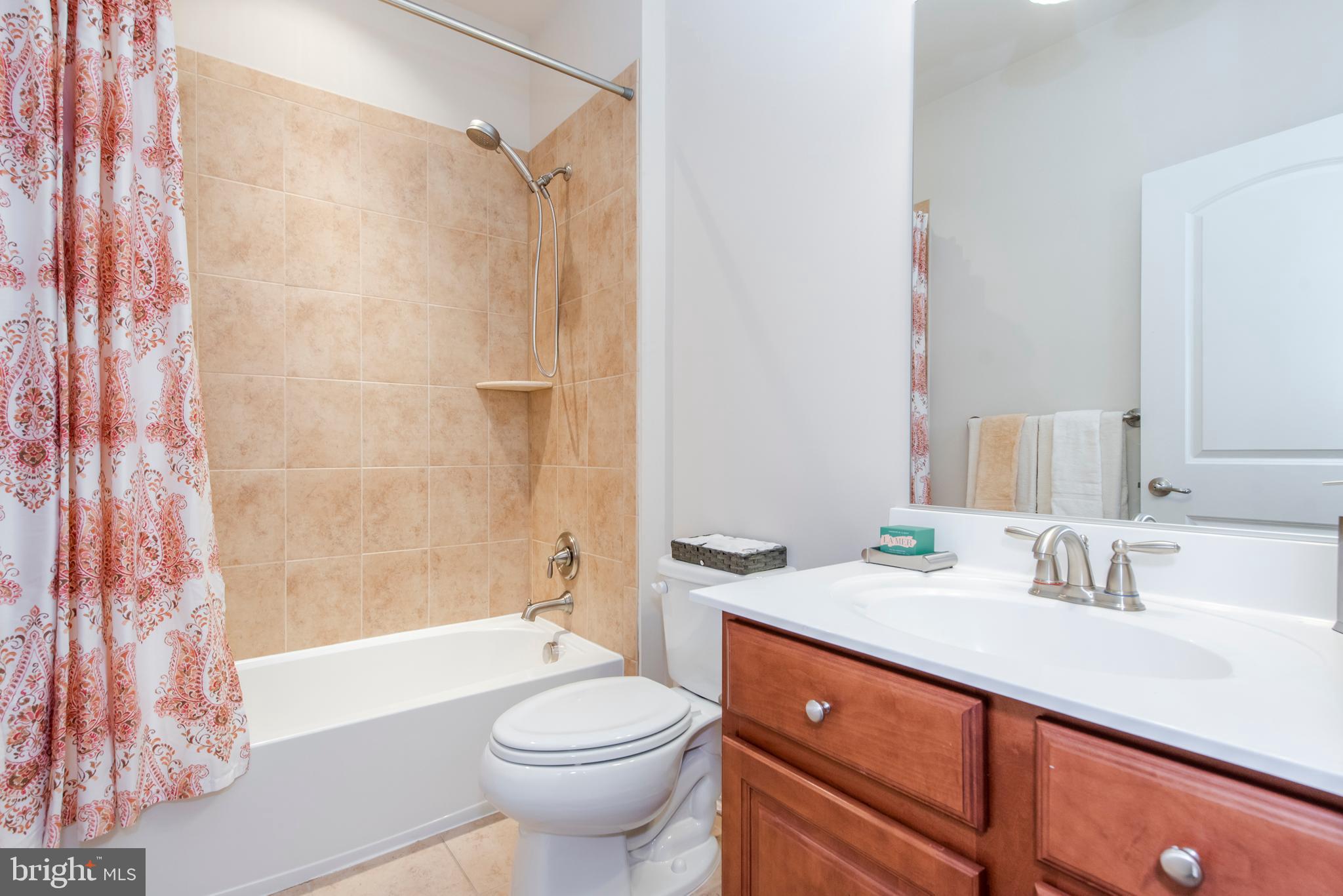 AUTUMN RIVER - Residential Lease