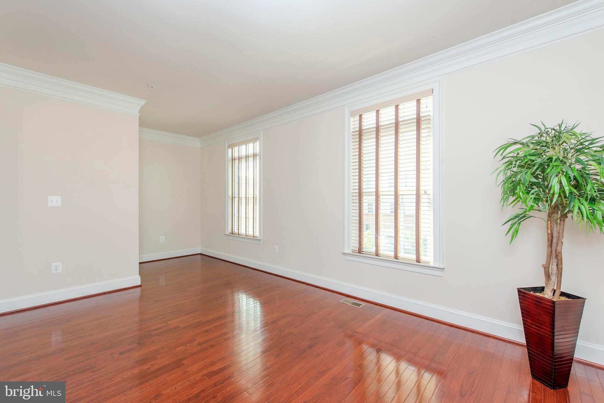 AUTUMN RIVER - Residential Lease