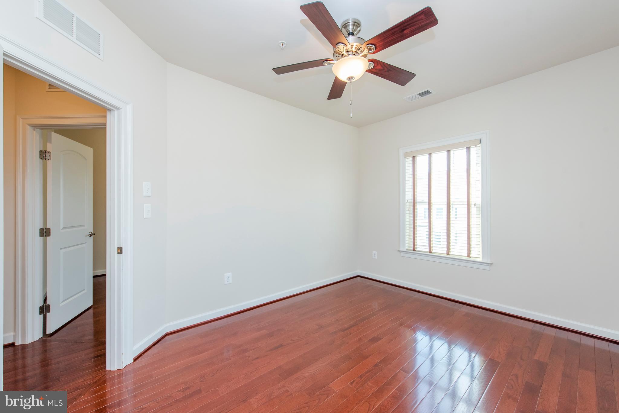 AUTUMN RIVER - Residential Lease