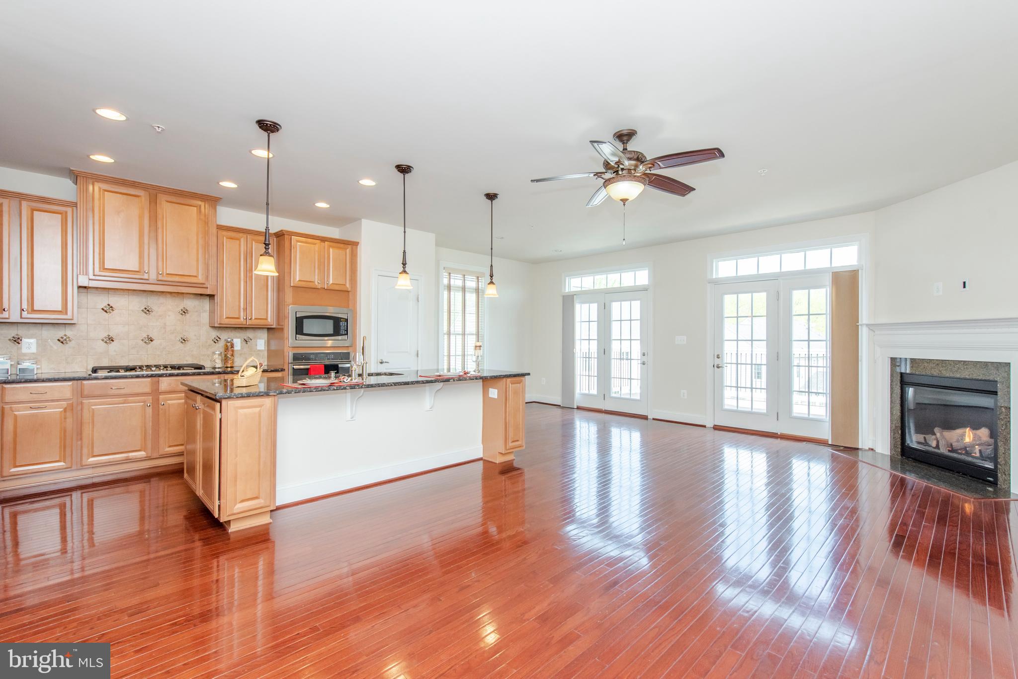 AUTUMN RIVER - Residential Lease