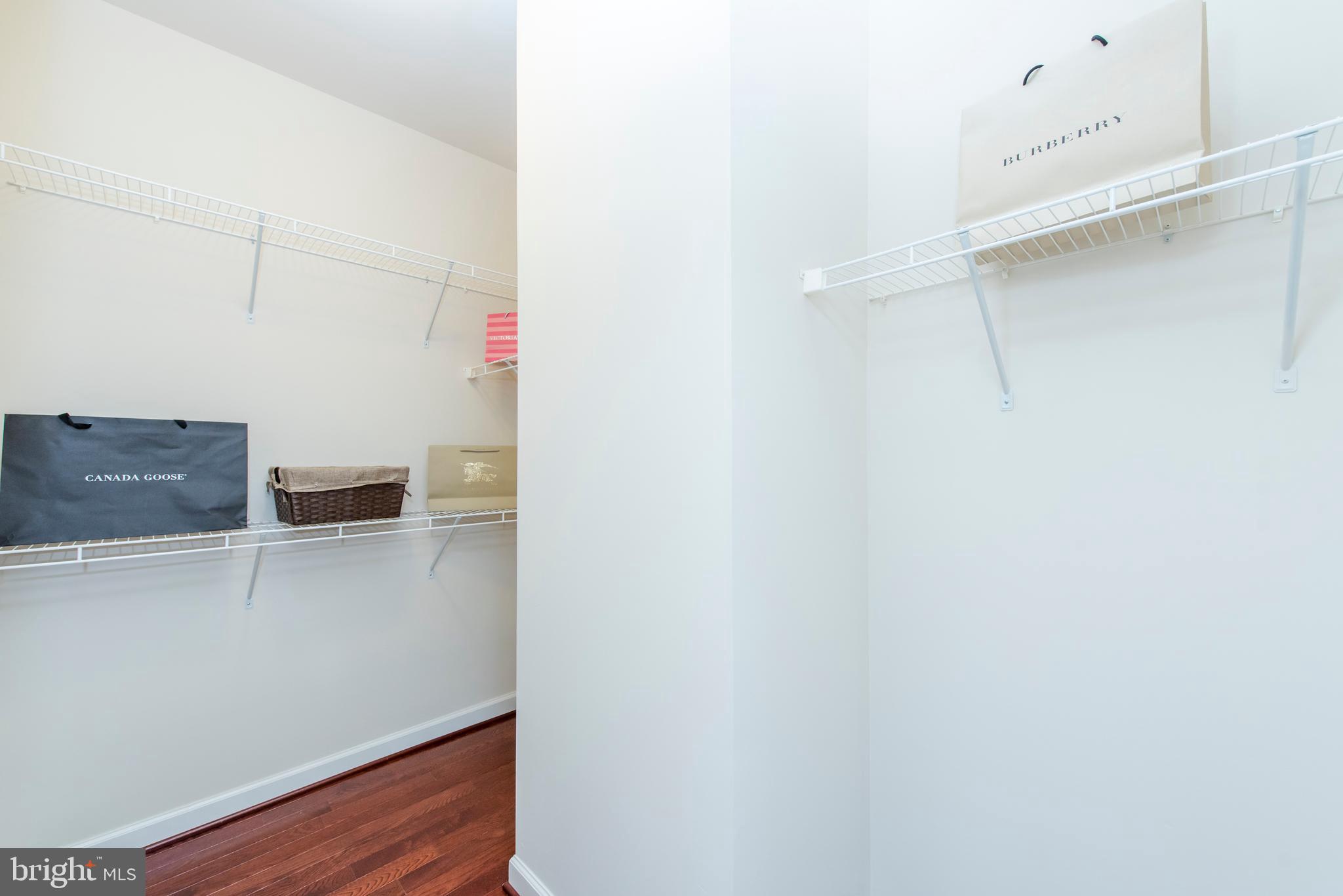 AUTUMN RIVER - Residential Lease