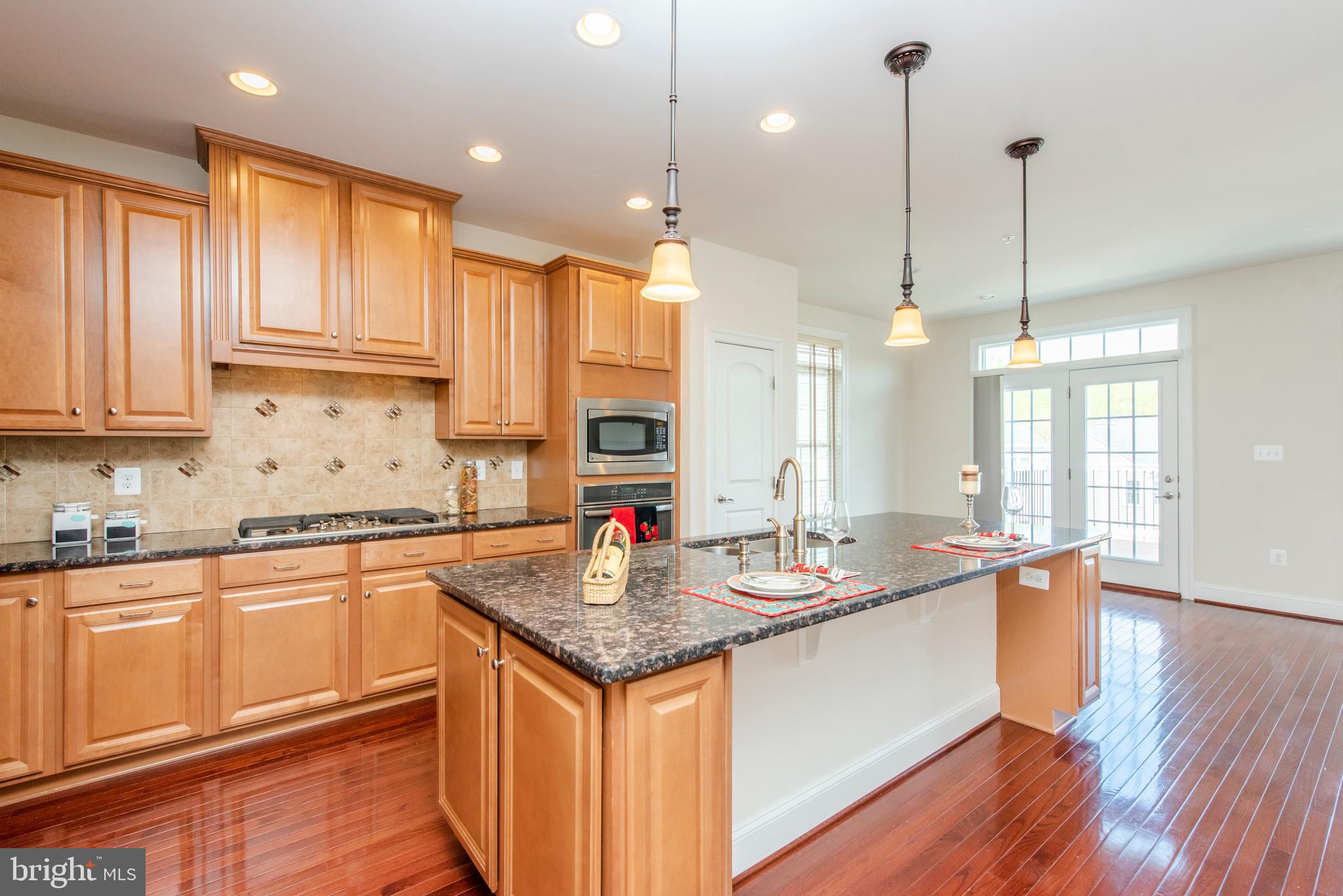 AUTUMN RIVER - Residential Lease