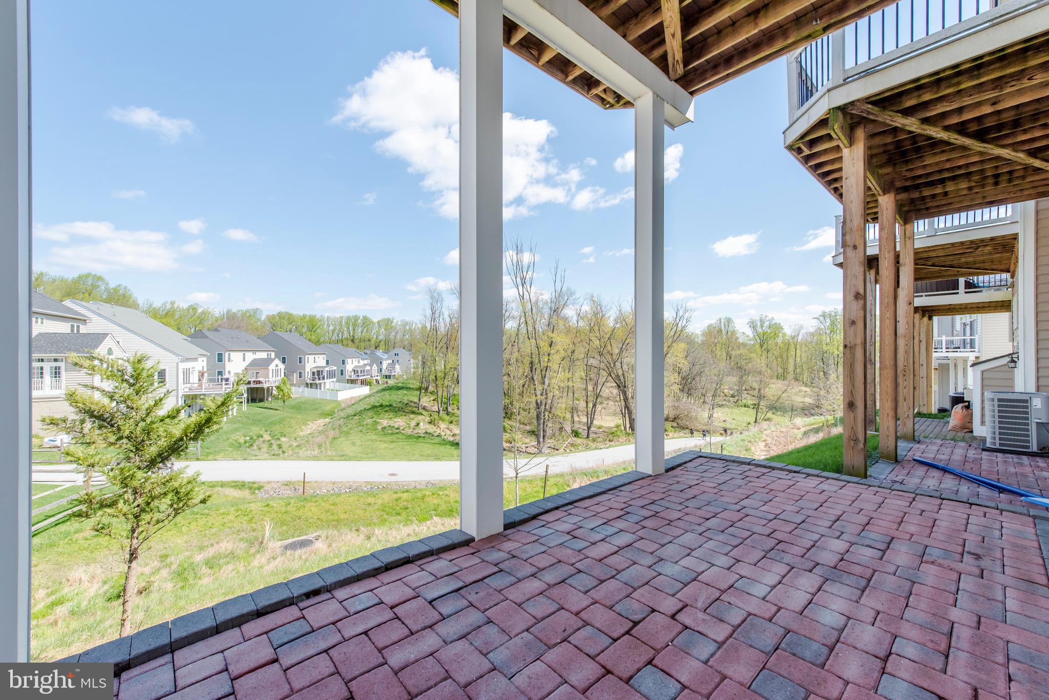 AUTUMN RIVER - Residential Lease