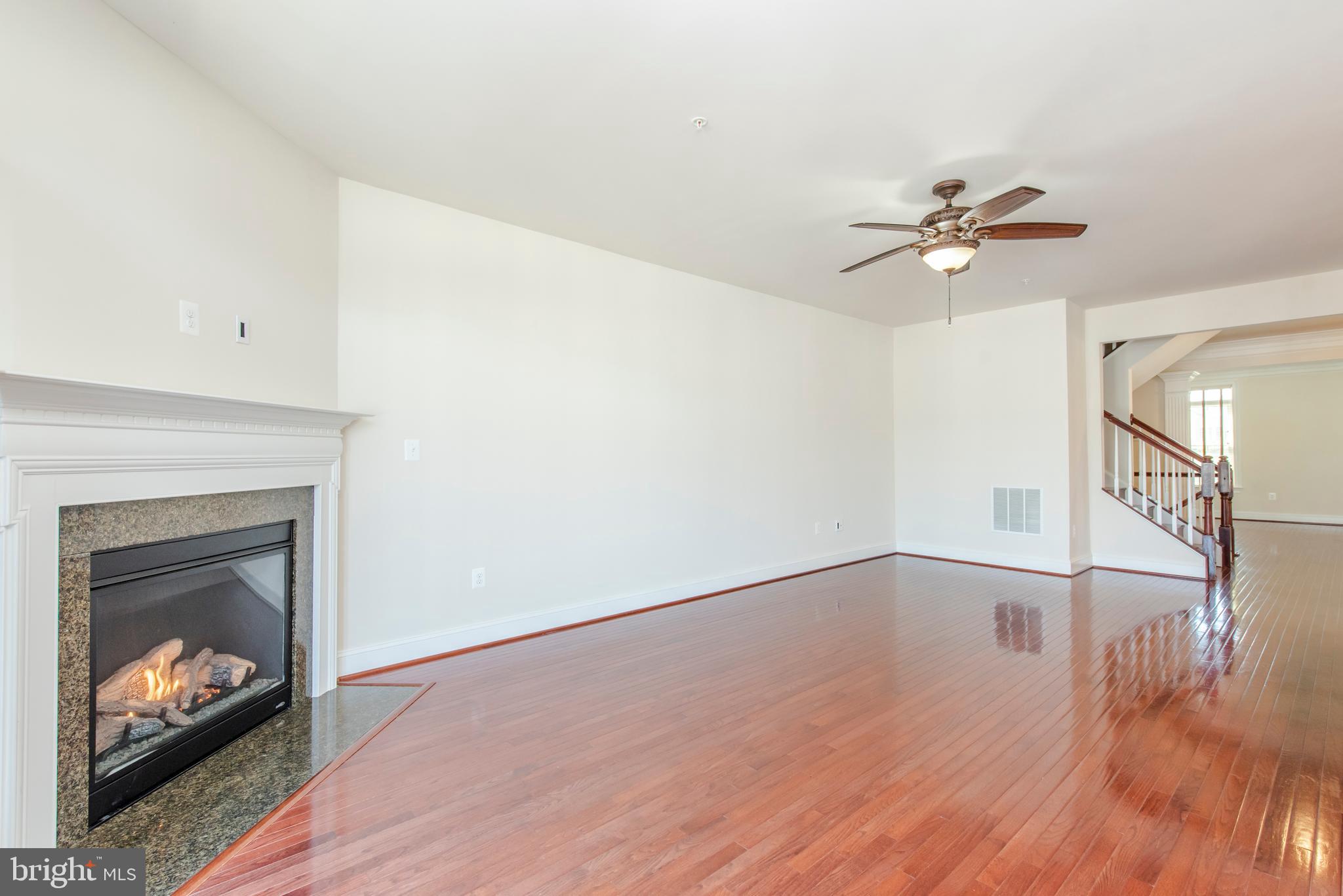 AUTUMN RIVER - Residential Lease