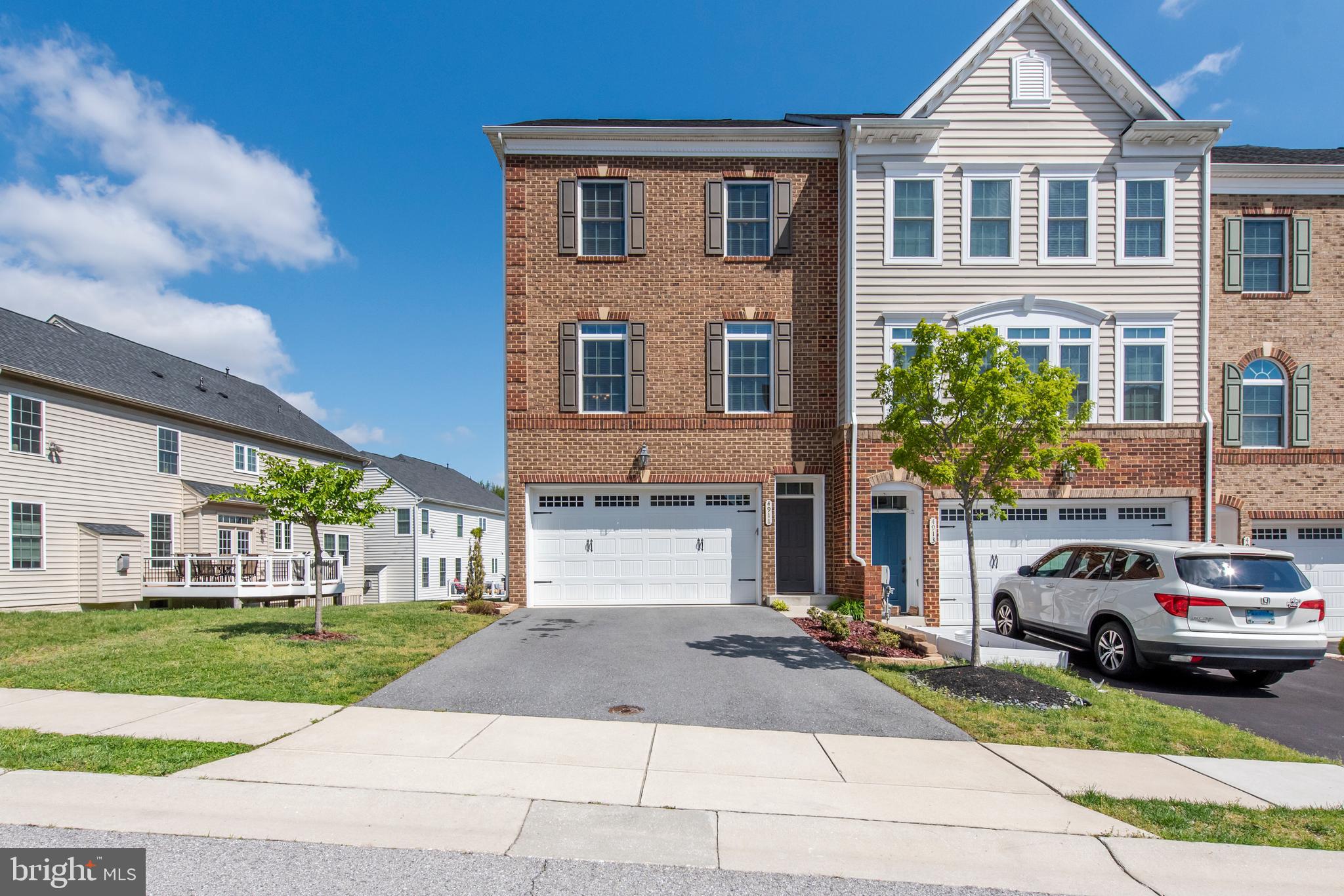 AUTUMN RIVER - Residential Lease