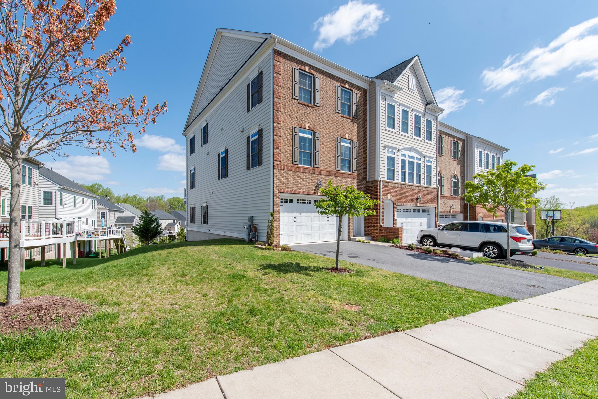 AUTUMN RIVER - Residential Lease