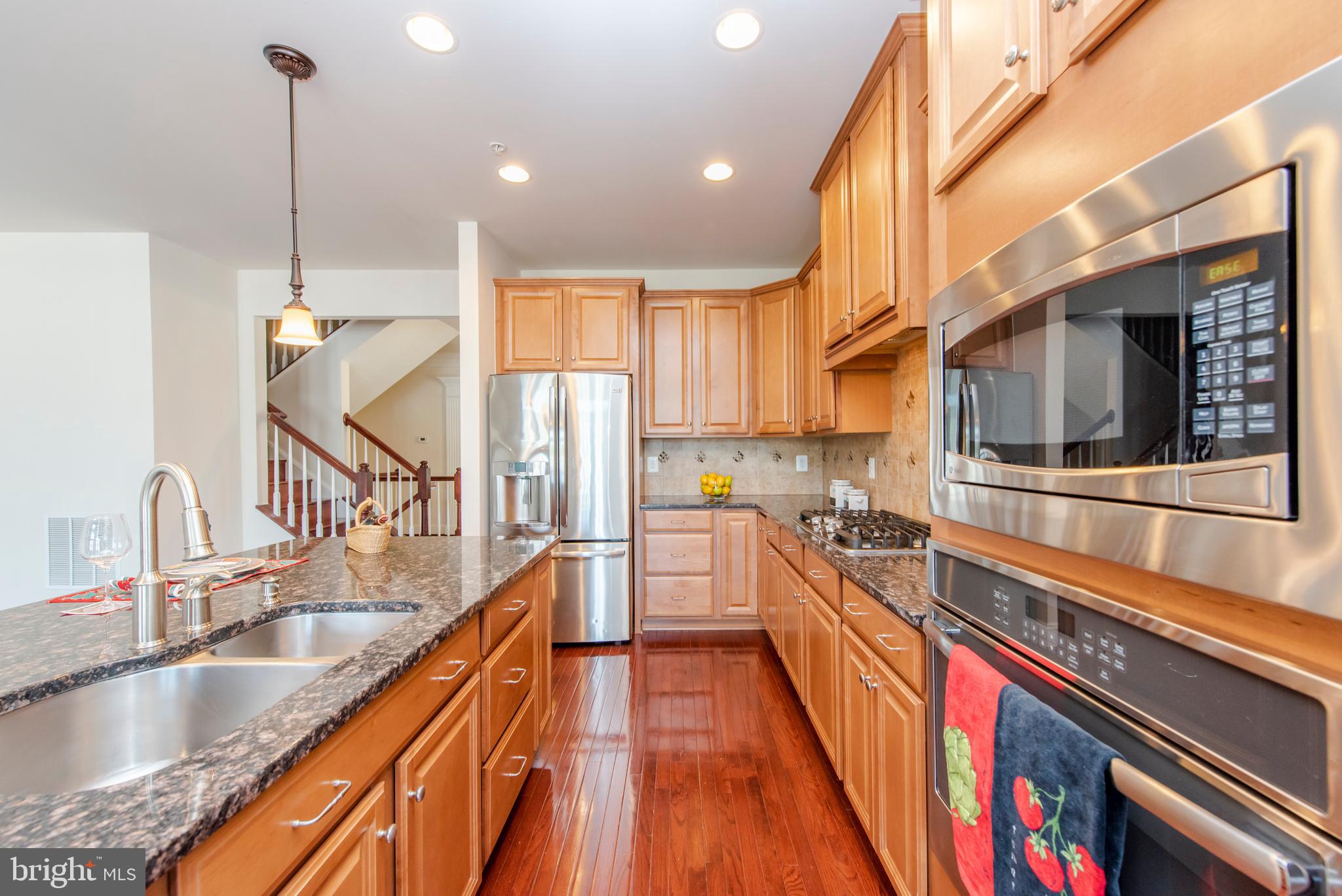 AUTUMN RIVER - Residential Lease