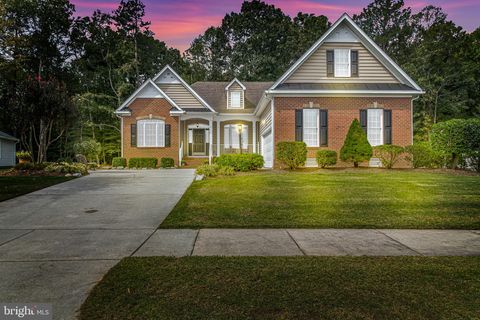 Homes For Sale - 85 Pleasants Lane<br/> Lancaster County, KILMARNOCK, VA 22482