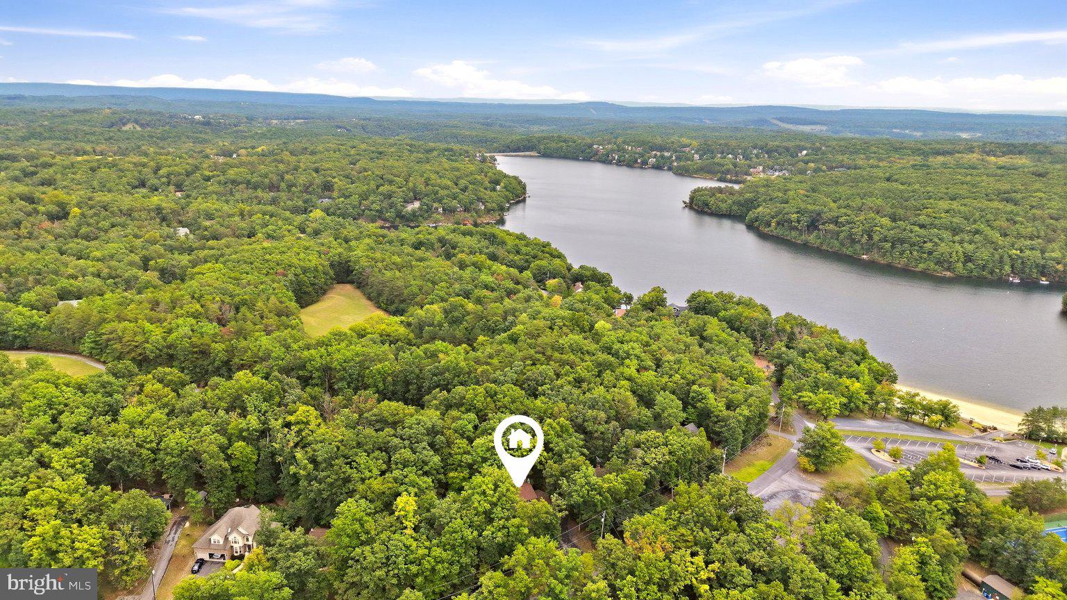 1058 LAKEVIEW DRIVE