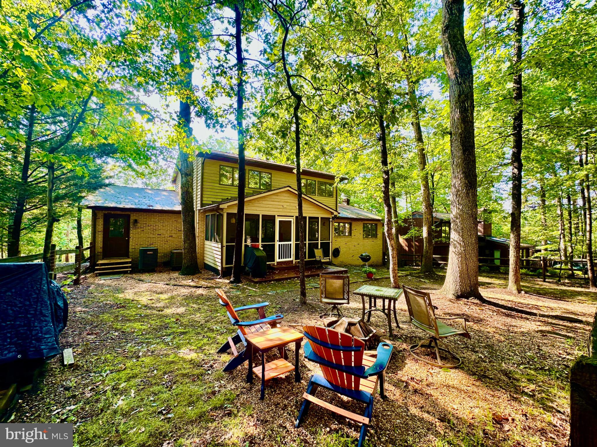 1058 LAKEVIEW DRIVE