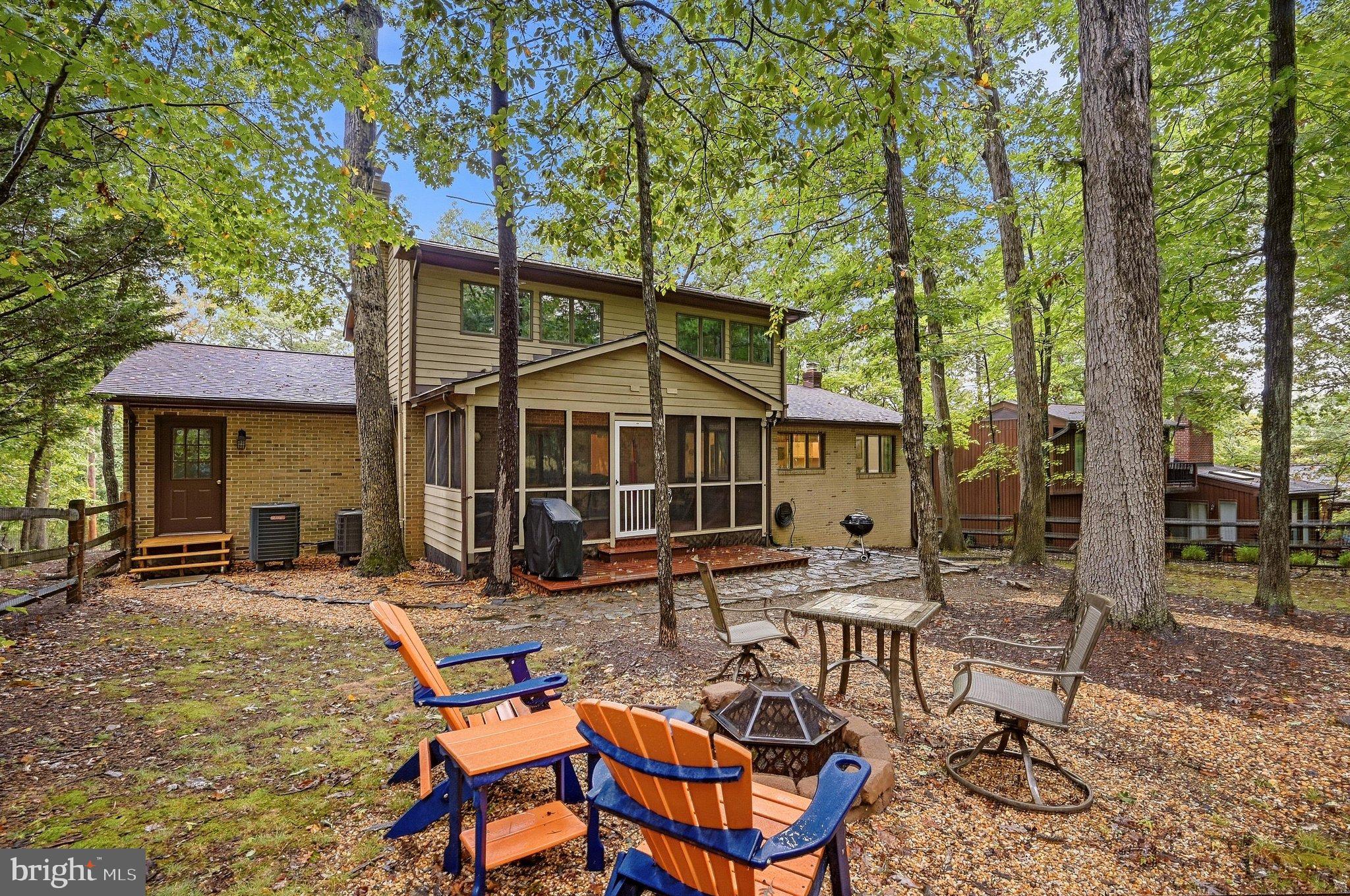 1058 LAKEVIEW DRIVE