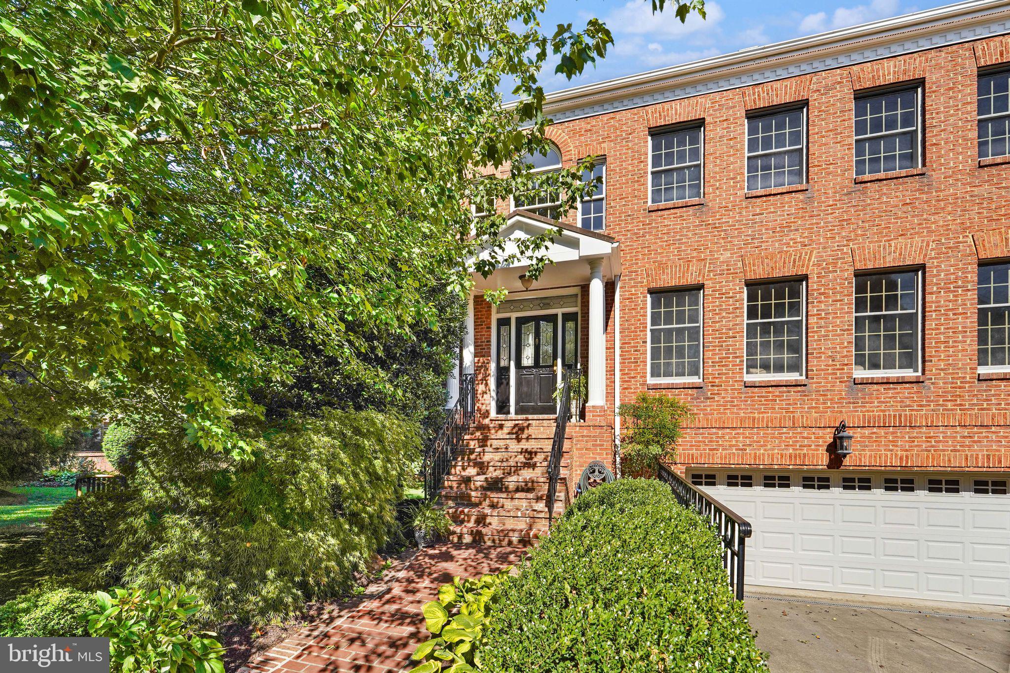 1501 MCLEAN CORNER LANE